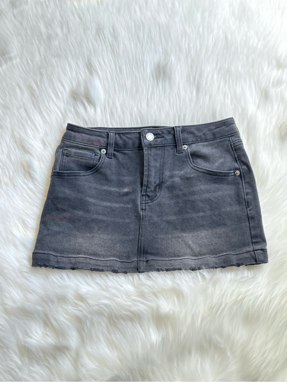 RSQ Washed Black Denim Mini Skirt Raw Hem Size 25